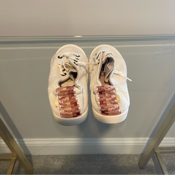 Tommy Bahama Shoes - Picture 3 of 5